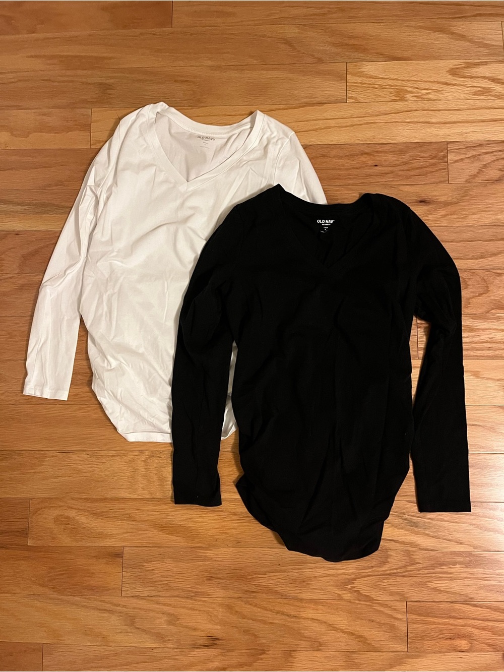 Old Navy maternity shirts size small, set of 2